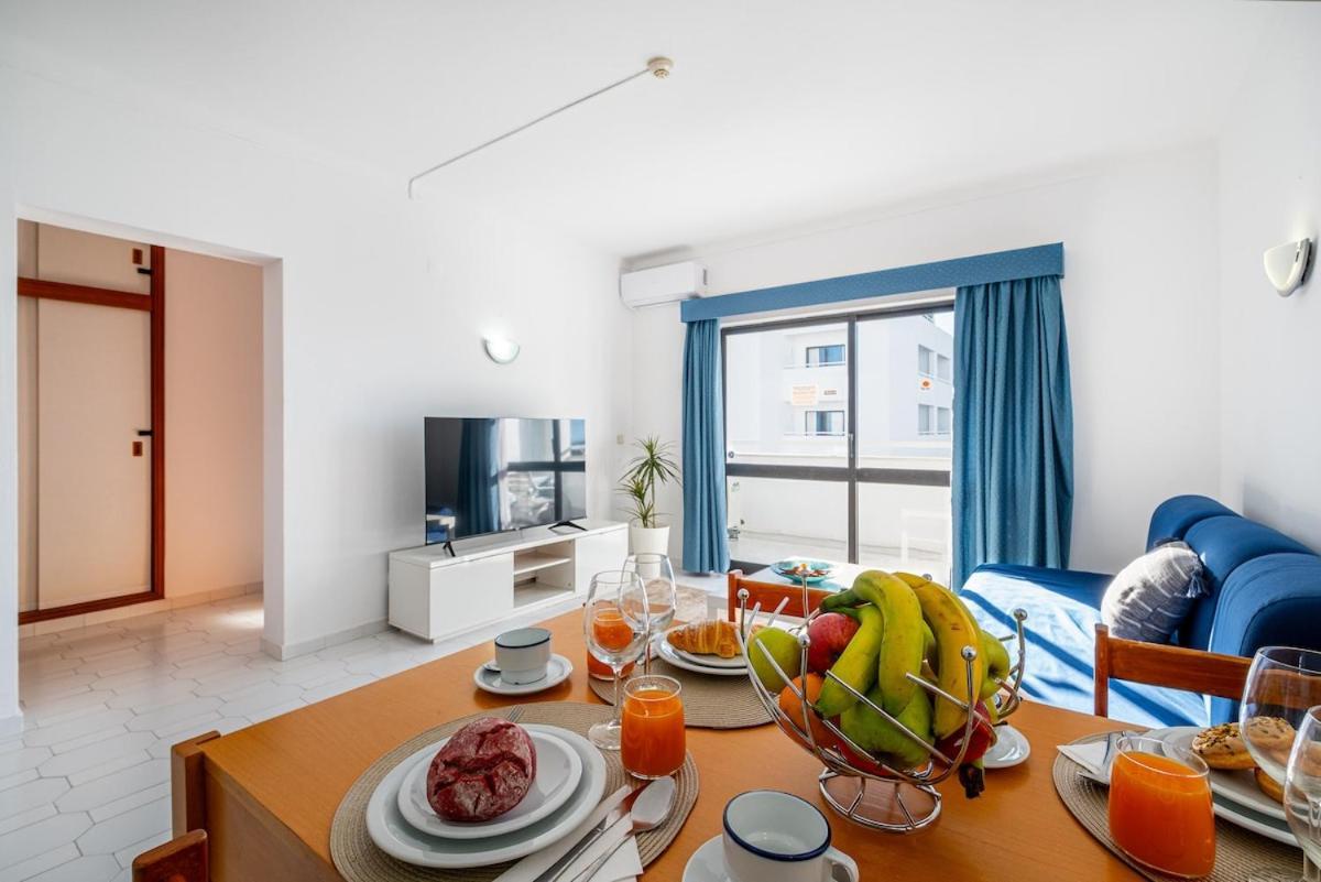 Cozy With Indoor Pool Apartamento *